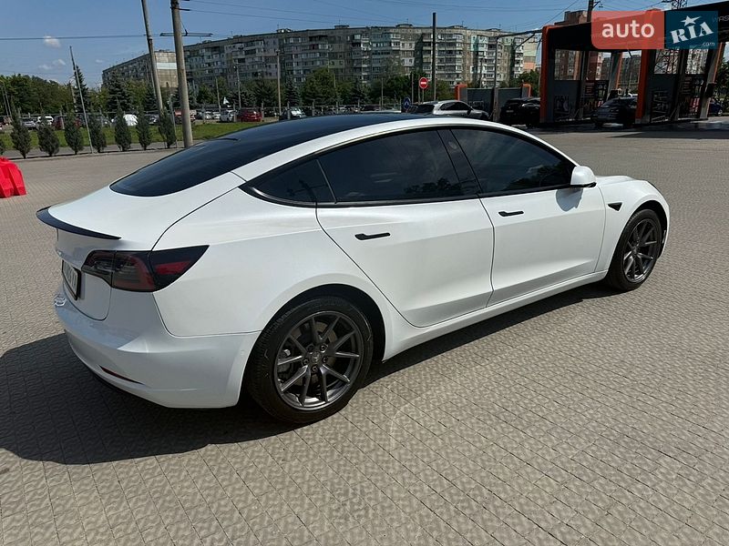 Седан Tesla Model 3 2021 в Полтаве