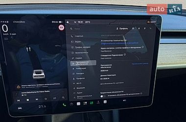 Седан Tesla Model 3 2021 в Самборі