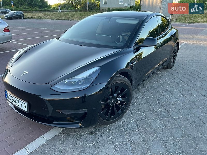 Седан Tesla Model 3 2021 в Луцьку