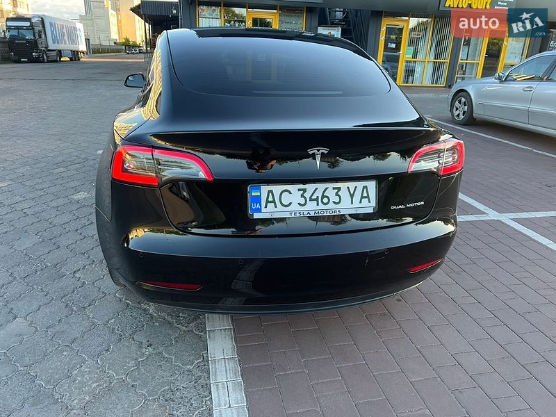 Седан Tesla Model 3 2021 в Луцьку