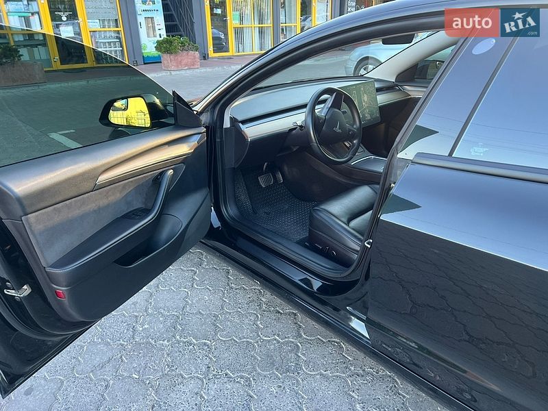 Седан Tesla Model 3 2021 в Луцьку