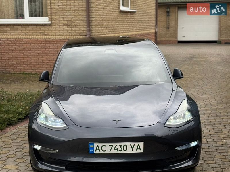 Седан Tesla Model 3 2021 в Луцьку