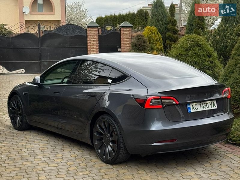Седан Tesla Model 3 2021 в Луцьку
