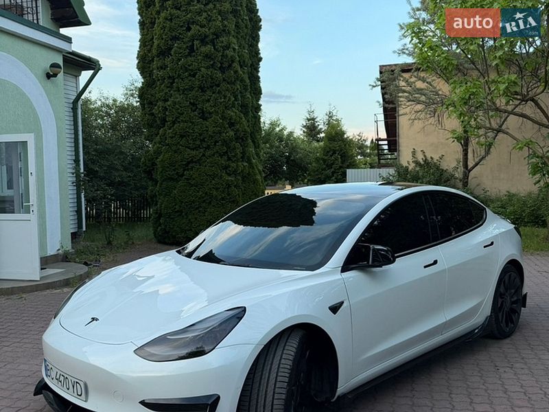 Tesla Model 3 2022
