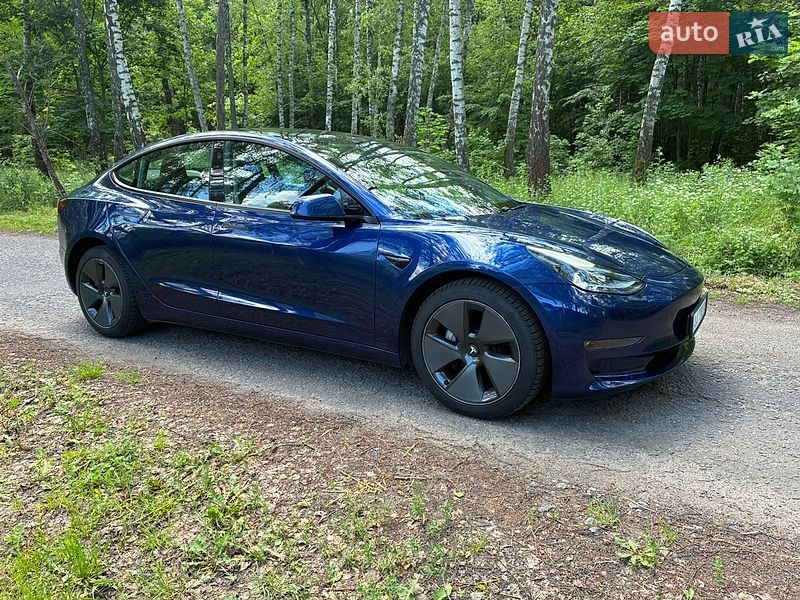 Седан Tesla Model 3 2020 в Киеве