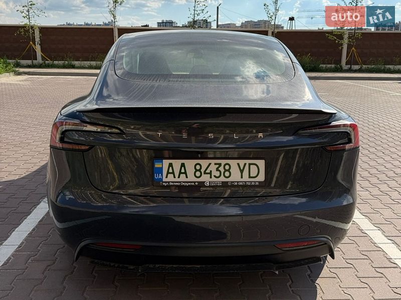Седан Tesla Model 3 2024 в Києві