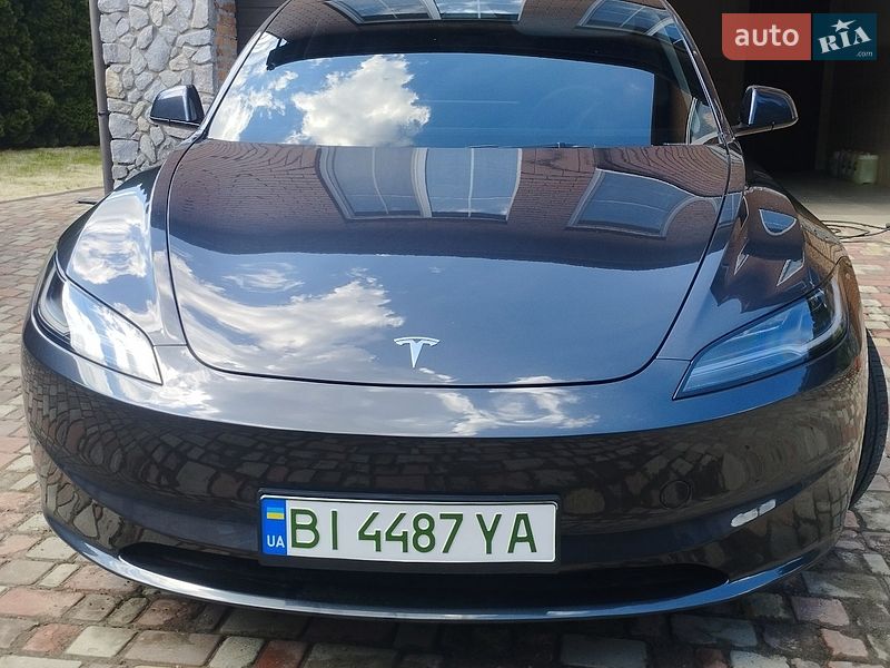 Tesla Model 3 2024