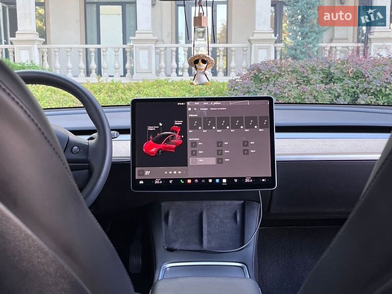 Седан Tesla Model 3 2020 в Виннице