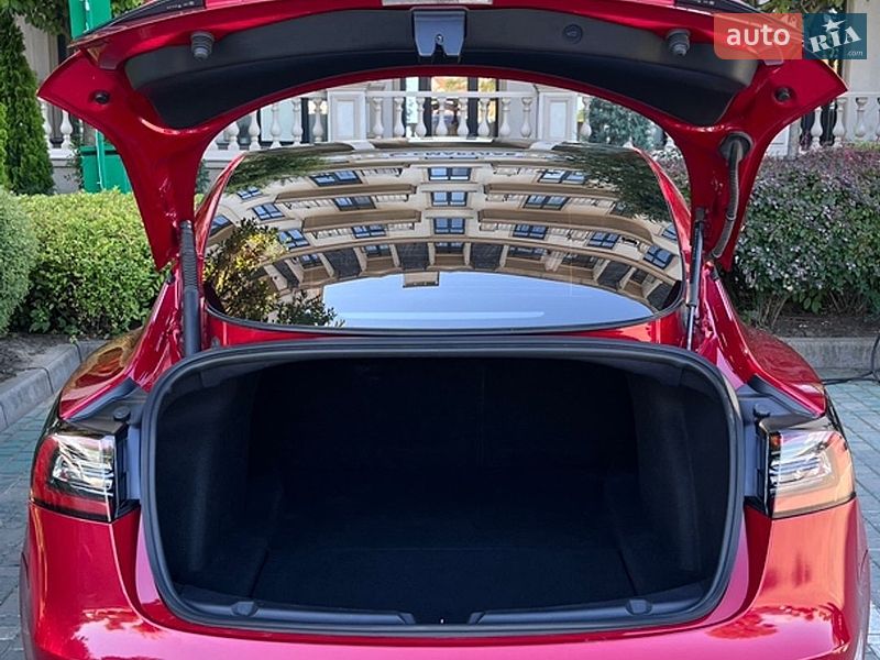 Седан Tesla Model 3 2020 в Виннице