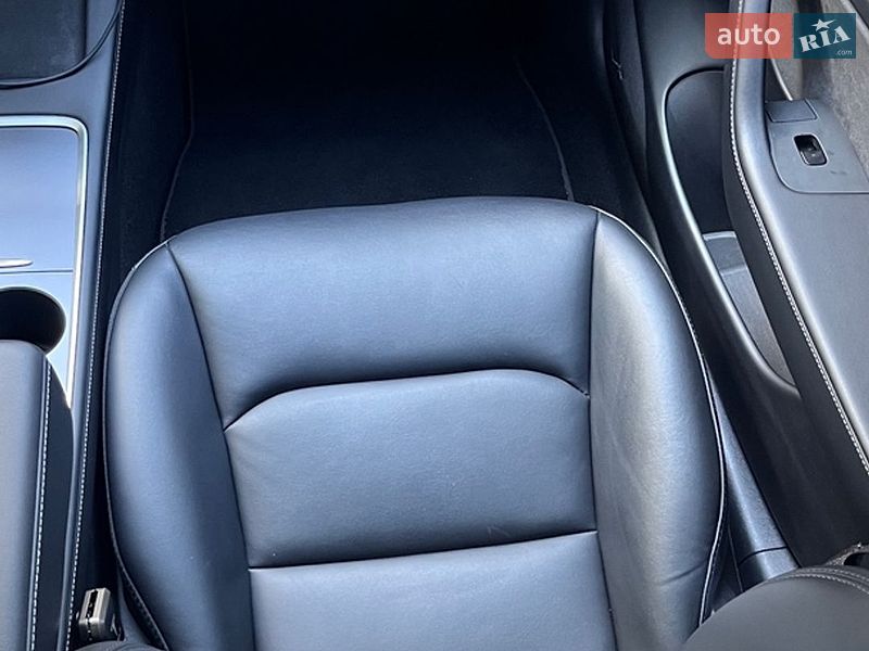 Седан Tesla Model 3 2020 в Виннице
