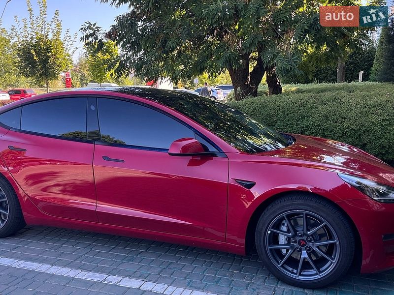 Седан Tesla Model 3 2020 в Виннице