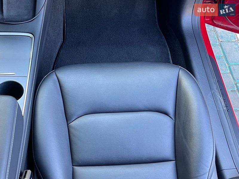 Седан Tesla Model 3 2020 в Виннице