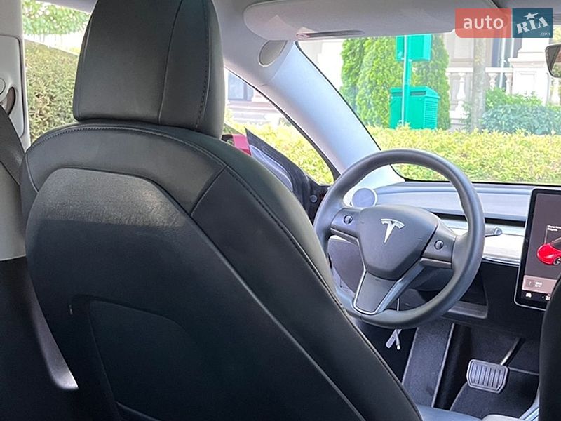 Седан Tesla Model 3 2020 в Виннице