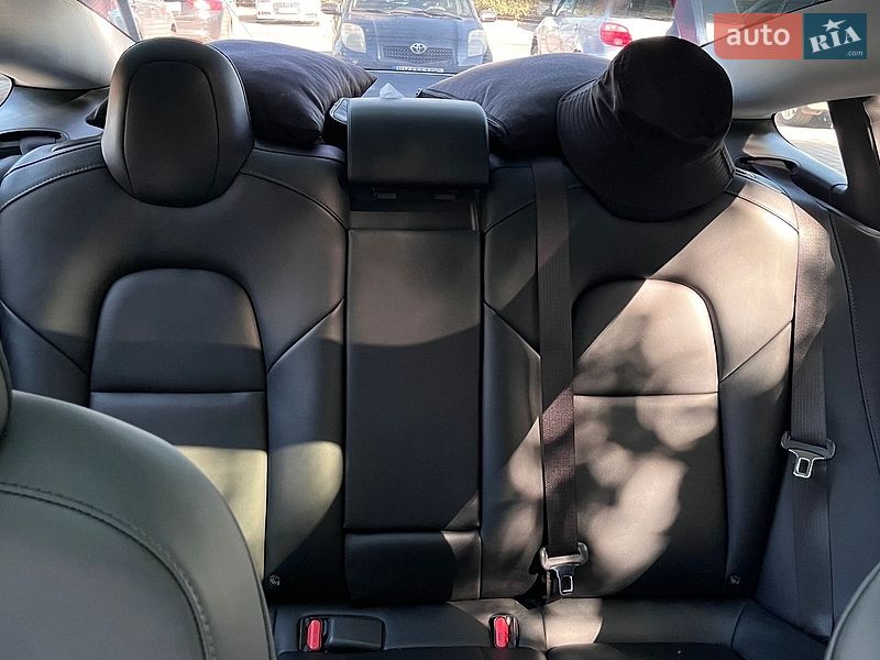 Седан Tesla Model 3 2020 в Виннице