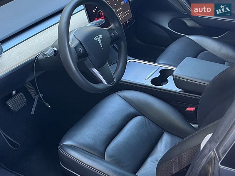 Седан Tesla Model 3 2020 в Виннице