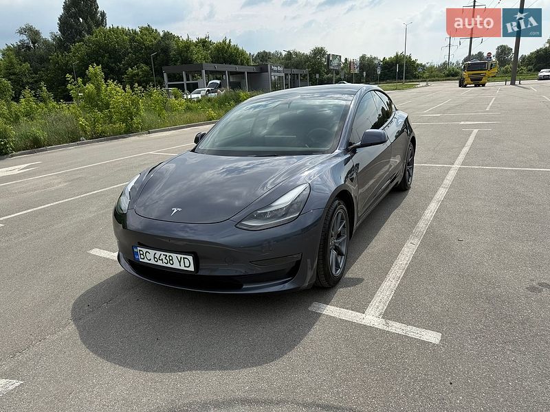 Седан Tesla Model 3 2021 в Ірпені