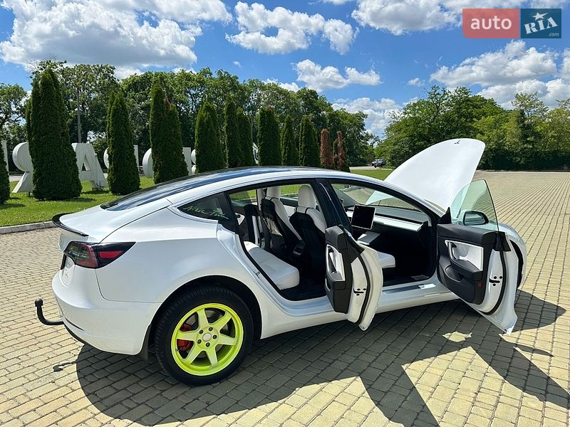 Седан Tesla Model 3 2019 в Одессе