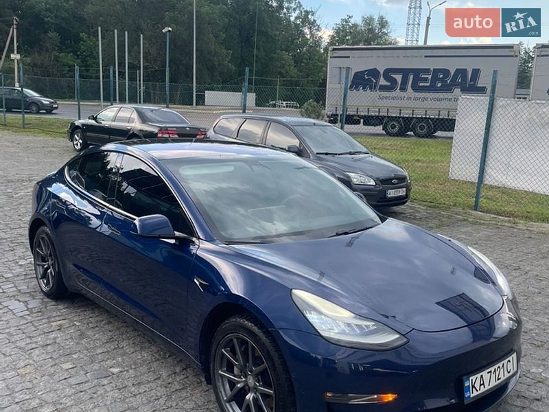 Седан Tesla Model 3 2018 в Києві