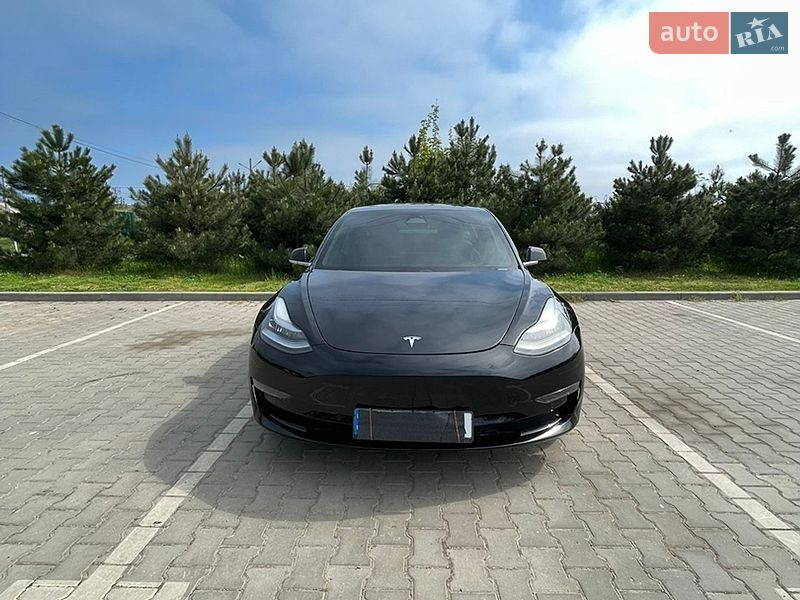 Tesla Model 3 2019