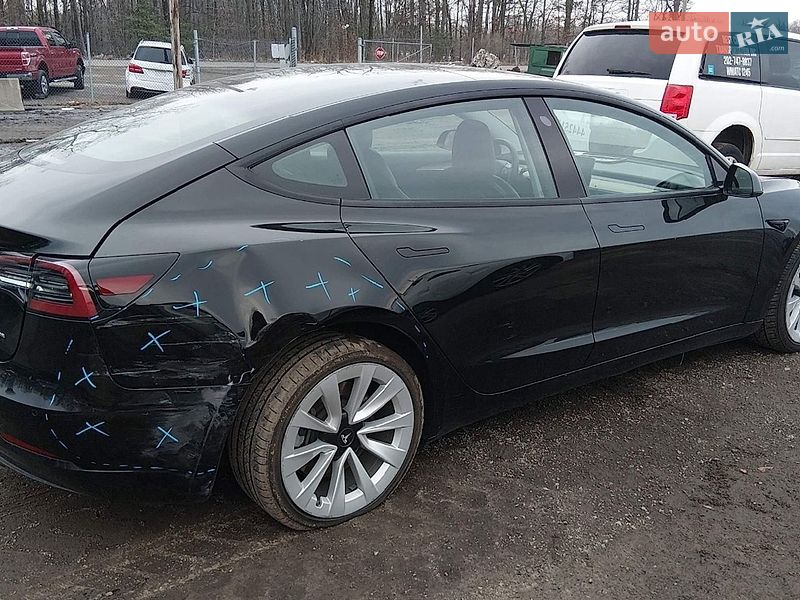Седан Tesla Model 3 2022 в Львові