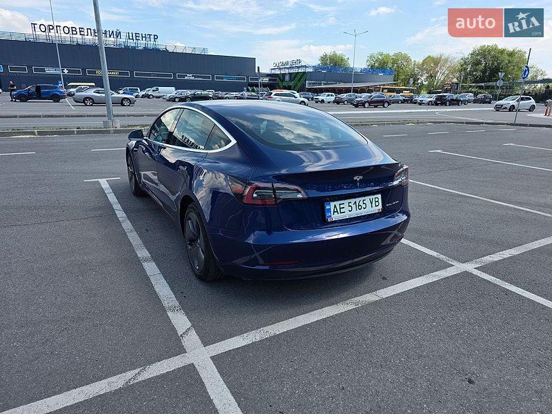 Седан Tesla Model 3 2019 в Дніпрі