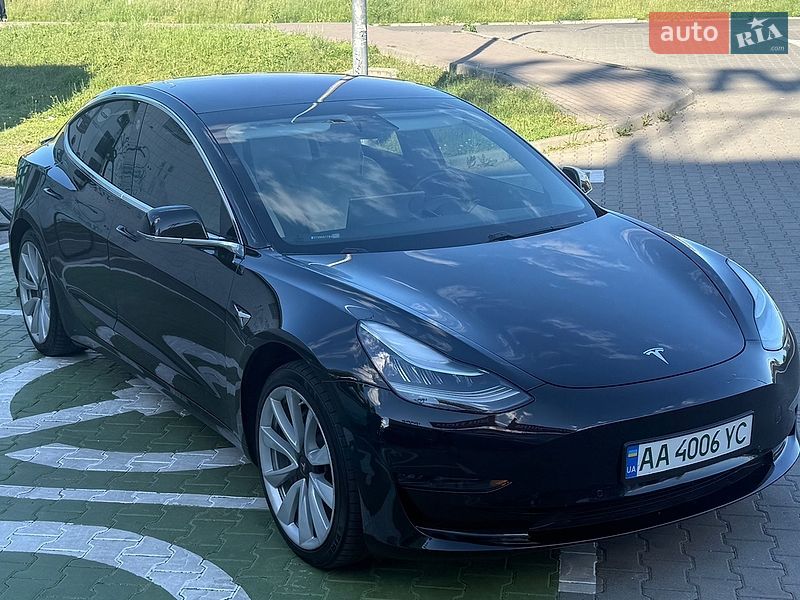 Седан Tesla Model 3 2019 в Києві