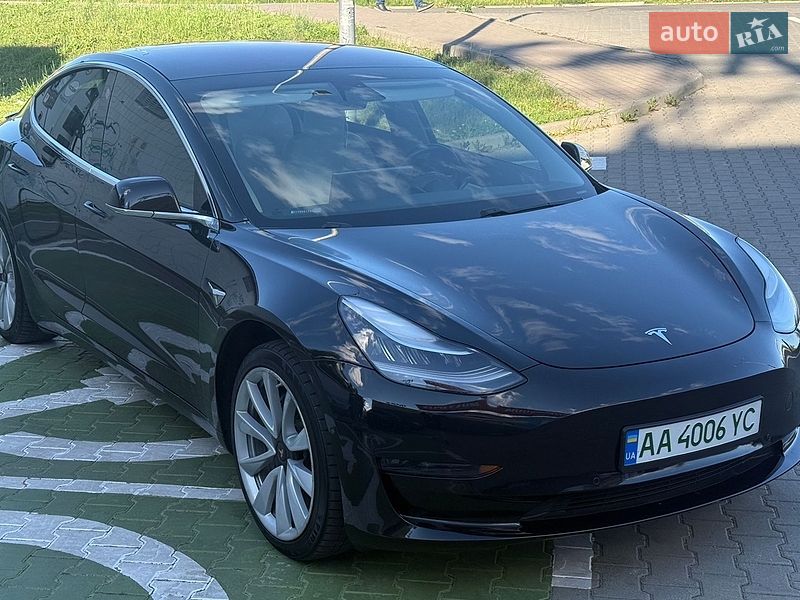 Седан Tesla Model 3 2019 в Києві