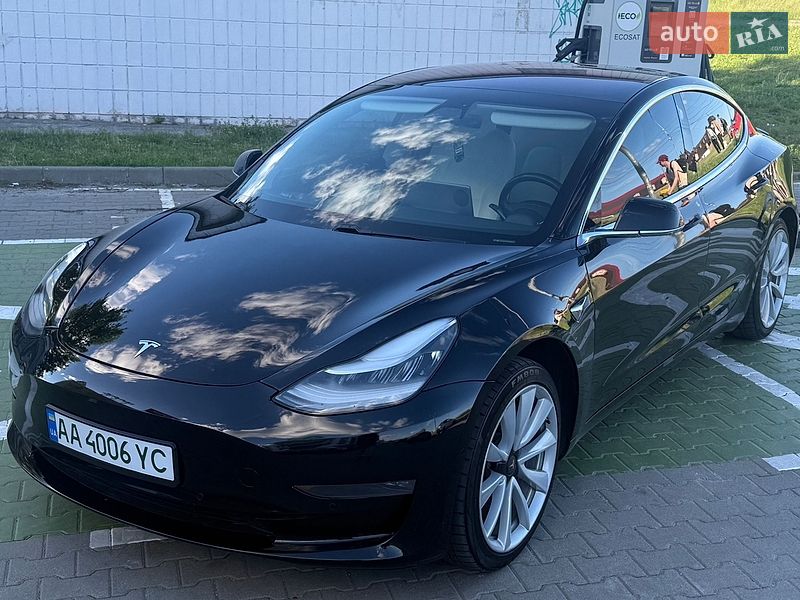 Седан Tesla Model 3 2019 в Києві