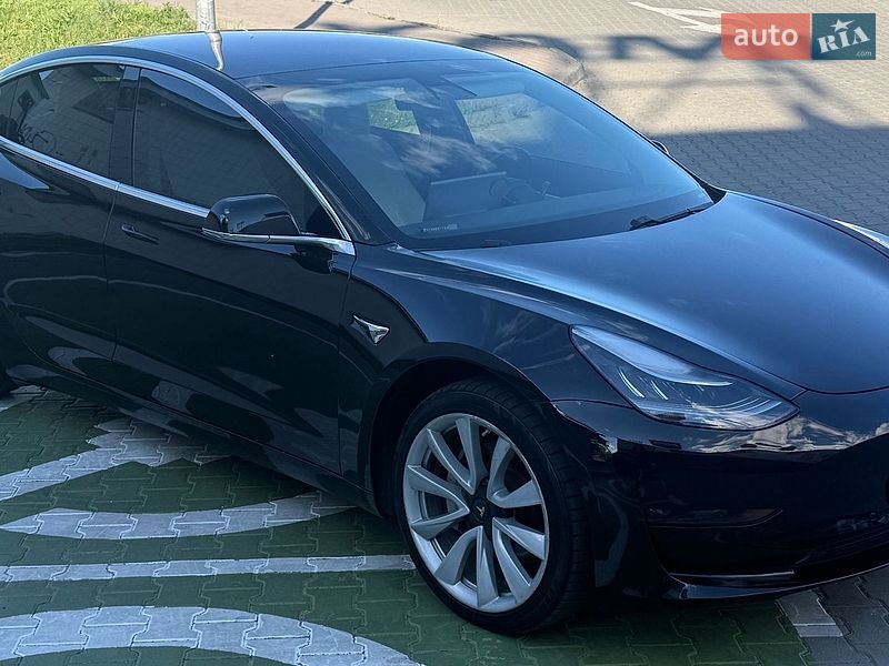 Седан Tesla Model 3 2019 в Києві