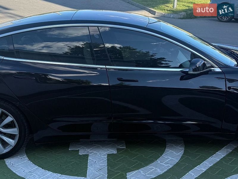 Седан Tesla Model 3 2019 в Києві