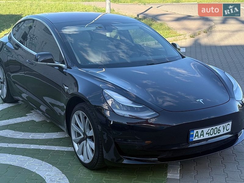 Седан Tesla Model 3 2019 в Києві