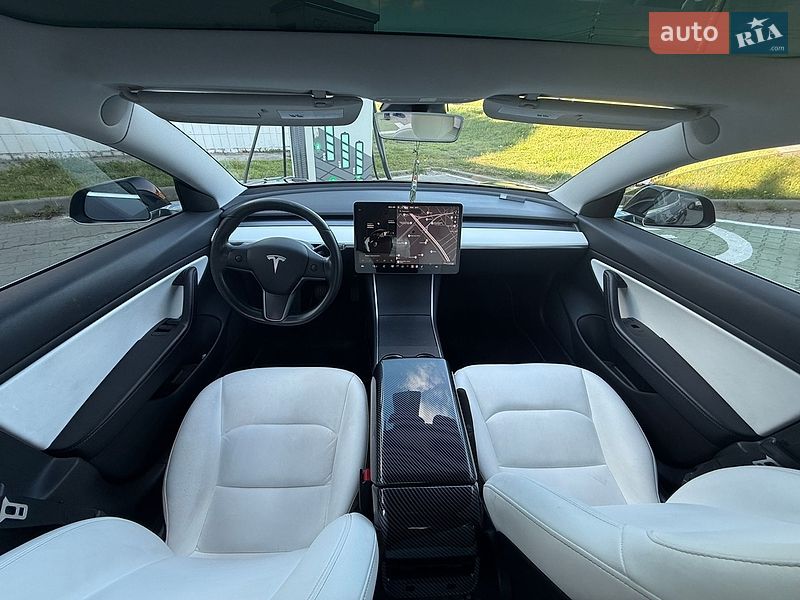 Седан Tesla Model 3 2019 в Києві