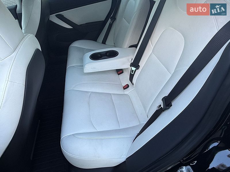 Седан Tesla Model 3 2019 в Києві