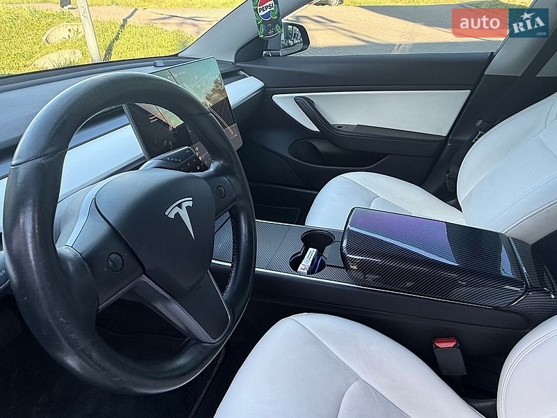 Седан Tesla Model 3 2019 в Києві