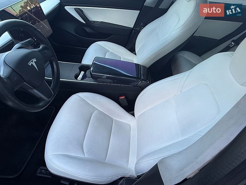 Седан Tesla Model 3 2019 в Києві