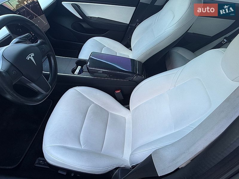 Седан Tesla Model 3 2019 в Києві