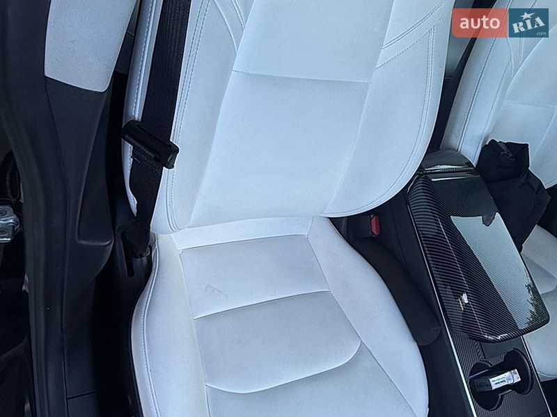 Седан Tesla Model 3 2019 в Киеве
