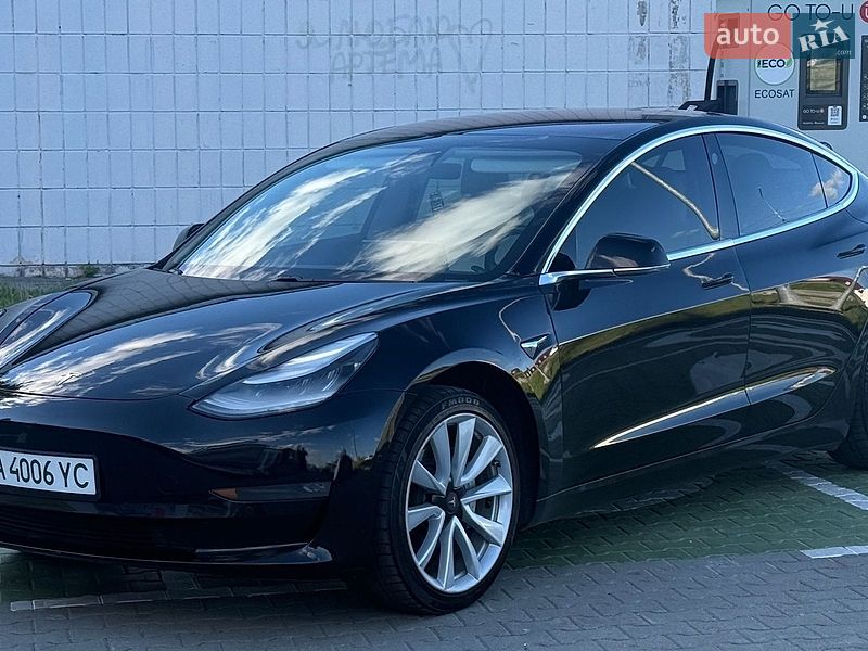 Седан Tesla Model 3 2019 в Києві