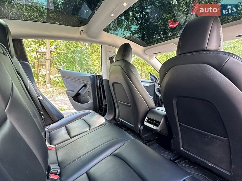 Седан Tesla Model 3 2022 в Запорожье