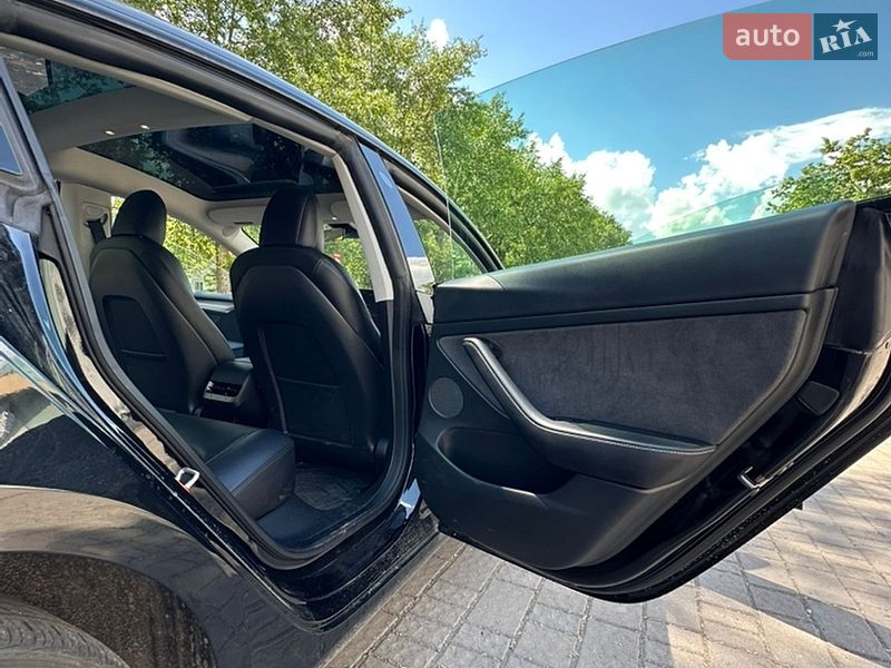 Седан Tesla Model 3 2022 в Запорожье