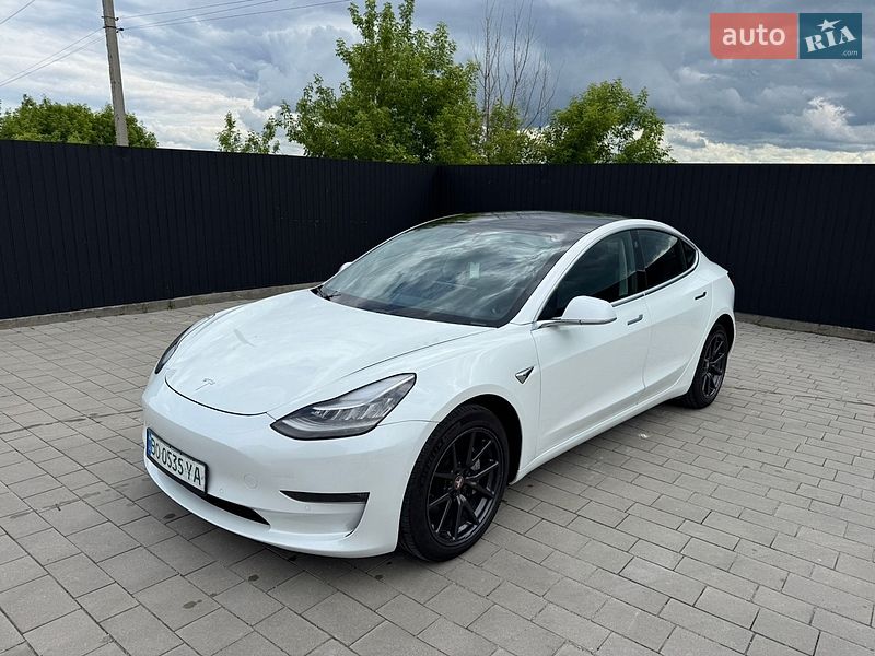 Седан Tesla Model 3 2019 в Тернополе
