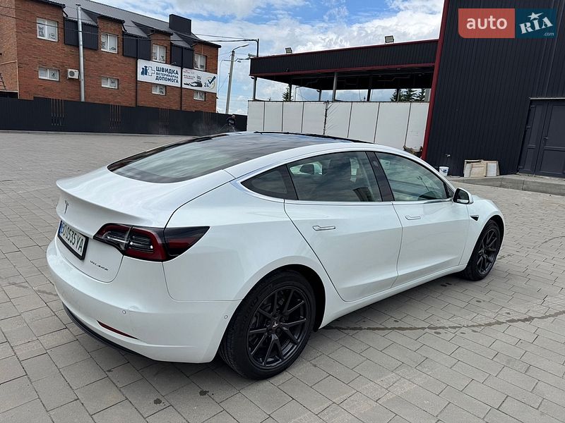 Седан Tesla Model 3 2019 в Тернополе
