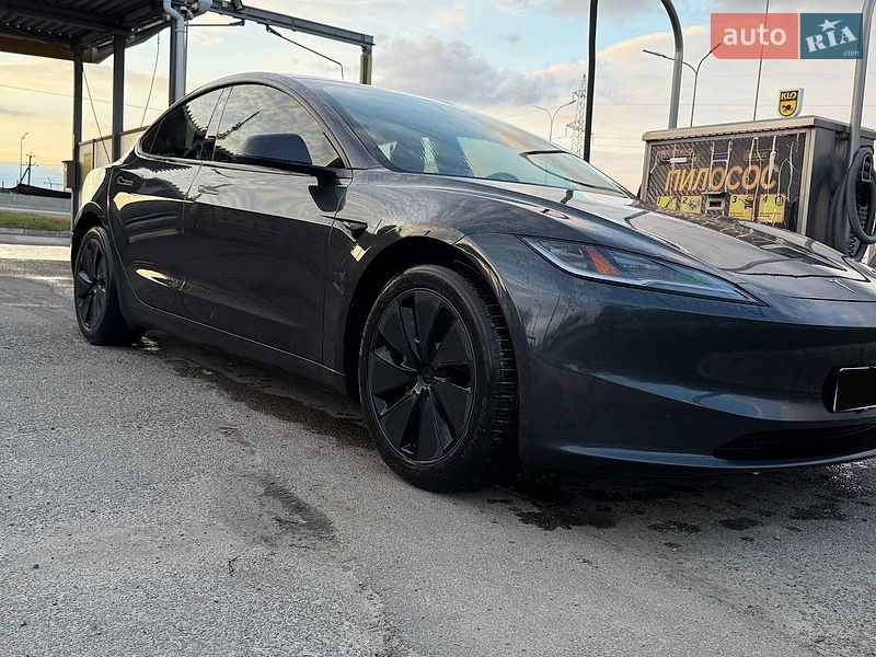 Седан Tesla Model 3 2024 в Киеве