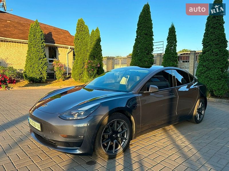 Tesla Model 3 2022