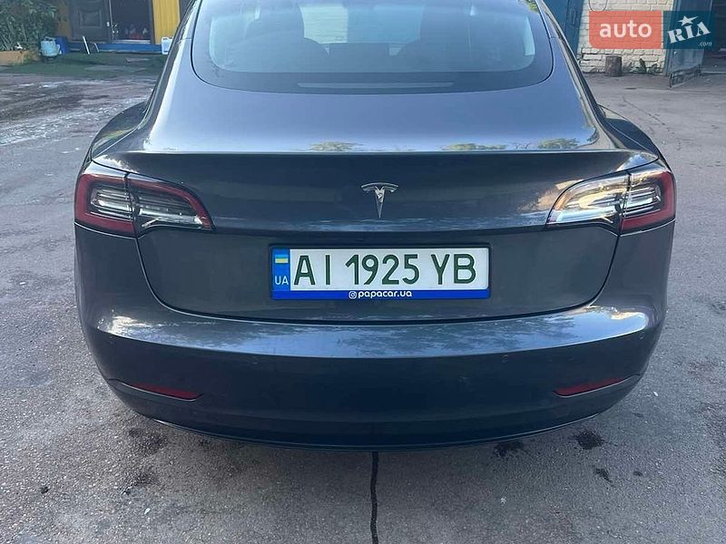 Tesla Model 3 2021