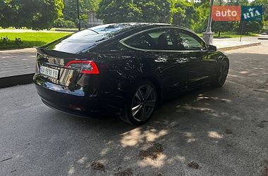 Седан Tesla Model 3 2020 в Киеве