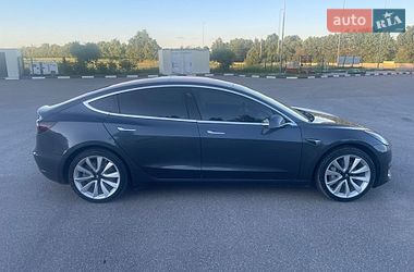 Седан Tesla Model 3 2018 в Києві