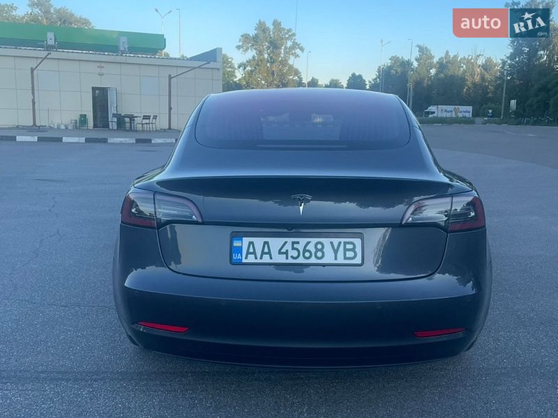 Седан Tesla Model 3 2018 в Києві