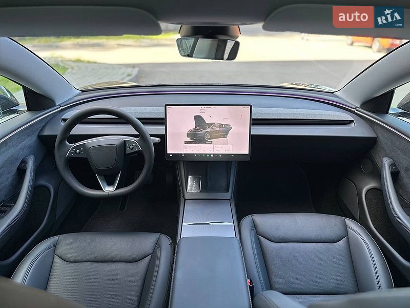 Седан Tesla Model 3 2025 в Коломые