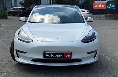 Седан Tesla Model 3 2021 в Києві